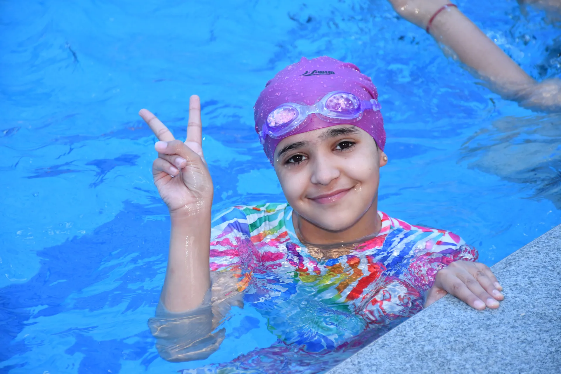 Structured aquatic training and kickboard practice